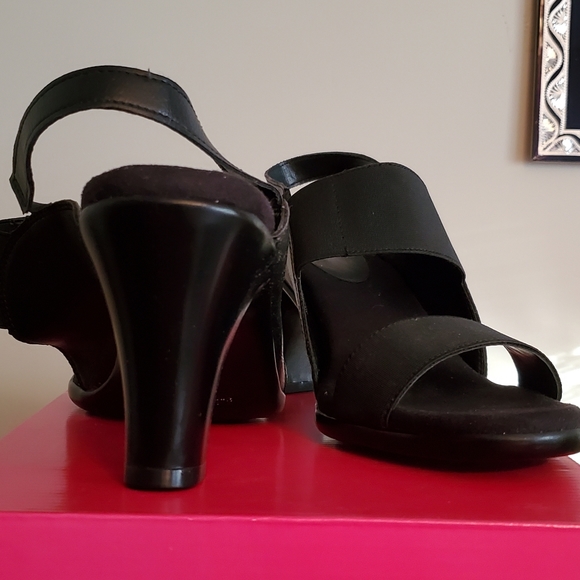 Shoes - Picture 2 of 6